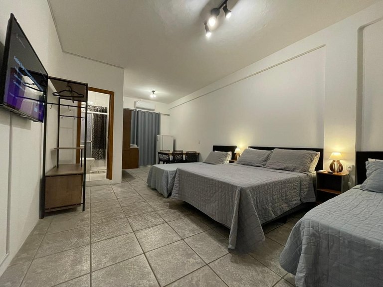 VillaBilac Large Studios 2km to Villa Germanica 14