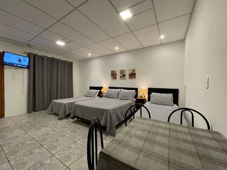 Villa Bilac - Amplos Studios 2km da Vila Germânica