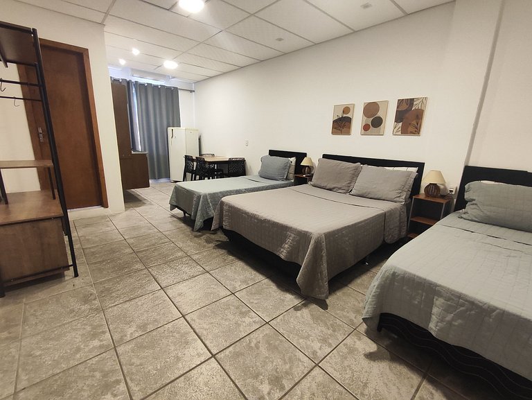 VillaBilac Large Studios 2km to Vila Germanica 10