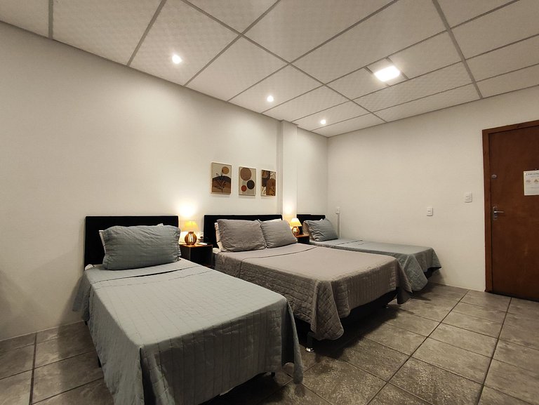 VillaBilac Large Studios 2km to Vila Germanica 10