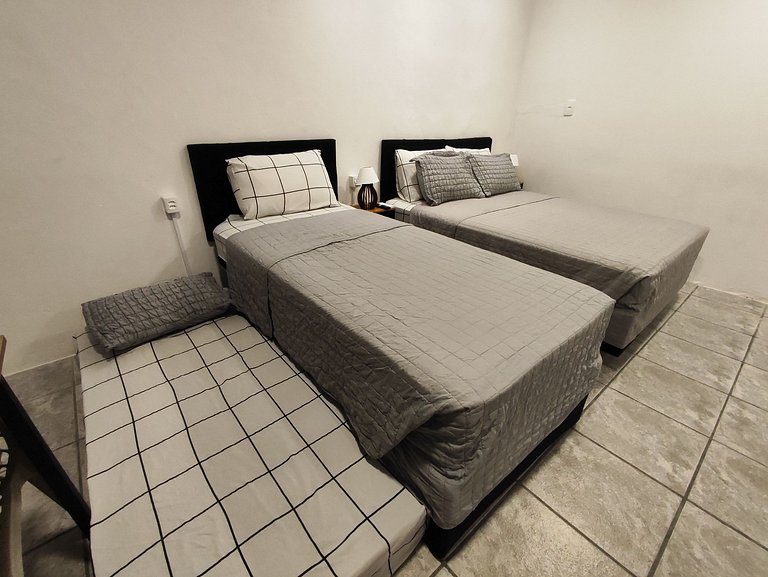 Villa Bilac Large Studio 2km to Villa Germanica 18