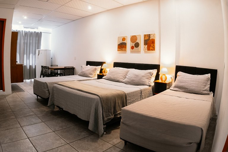 Villa Bilac - Amplos Studios 2km da Vila Germânica