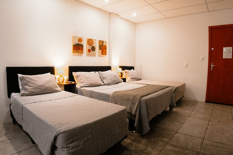 VillaBilac Large Studios 2km to Vila Germanica 10