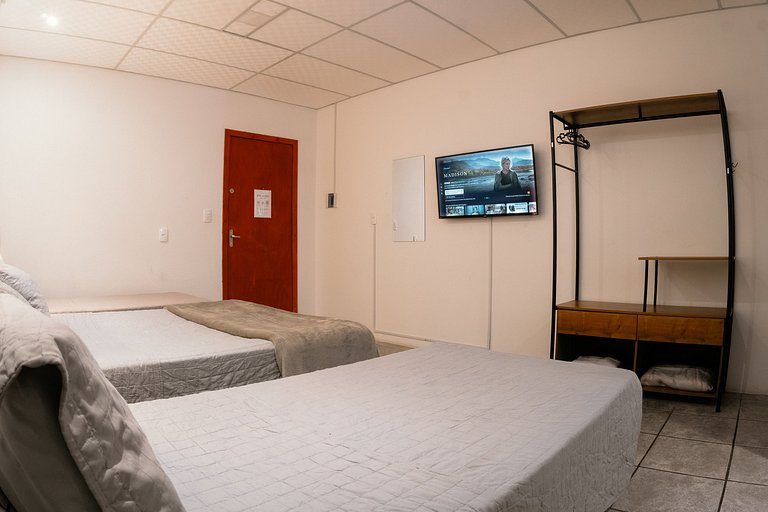 VillaBilac Large Studios 2km to Vila Germanica 10