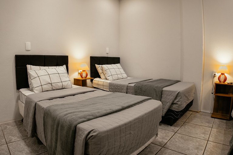 Villa Bilac Large Studio 2km to Vila Germanica 21