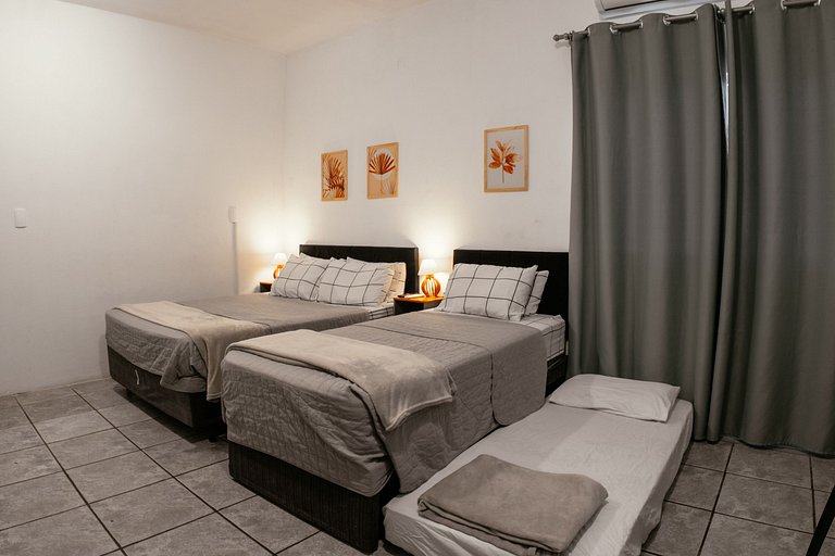 Villa Bilac - Amplos Studios 2km Villa Germânica