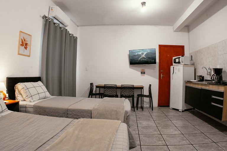 Villa Bilac Large Studio 2km to Villa Germanica 17